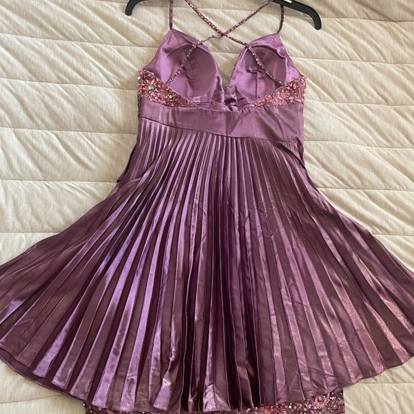 Tony Bowls Party Dress - Picture 3 of 5